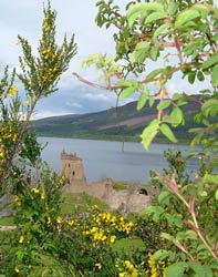 Castillo Urquhart y Loch Ness  Yves Fouquet